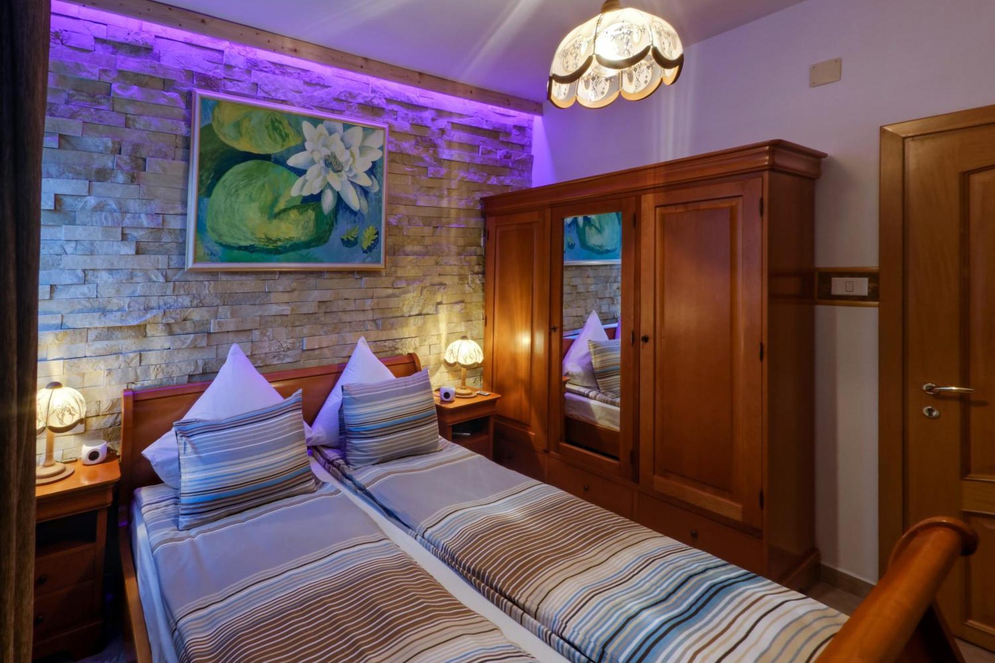 Boutique Hotel Forest Retreat (Adults Only) Буштени Экстерьер фото